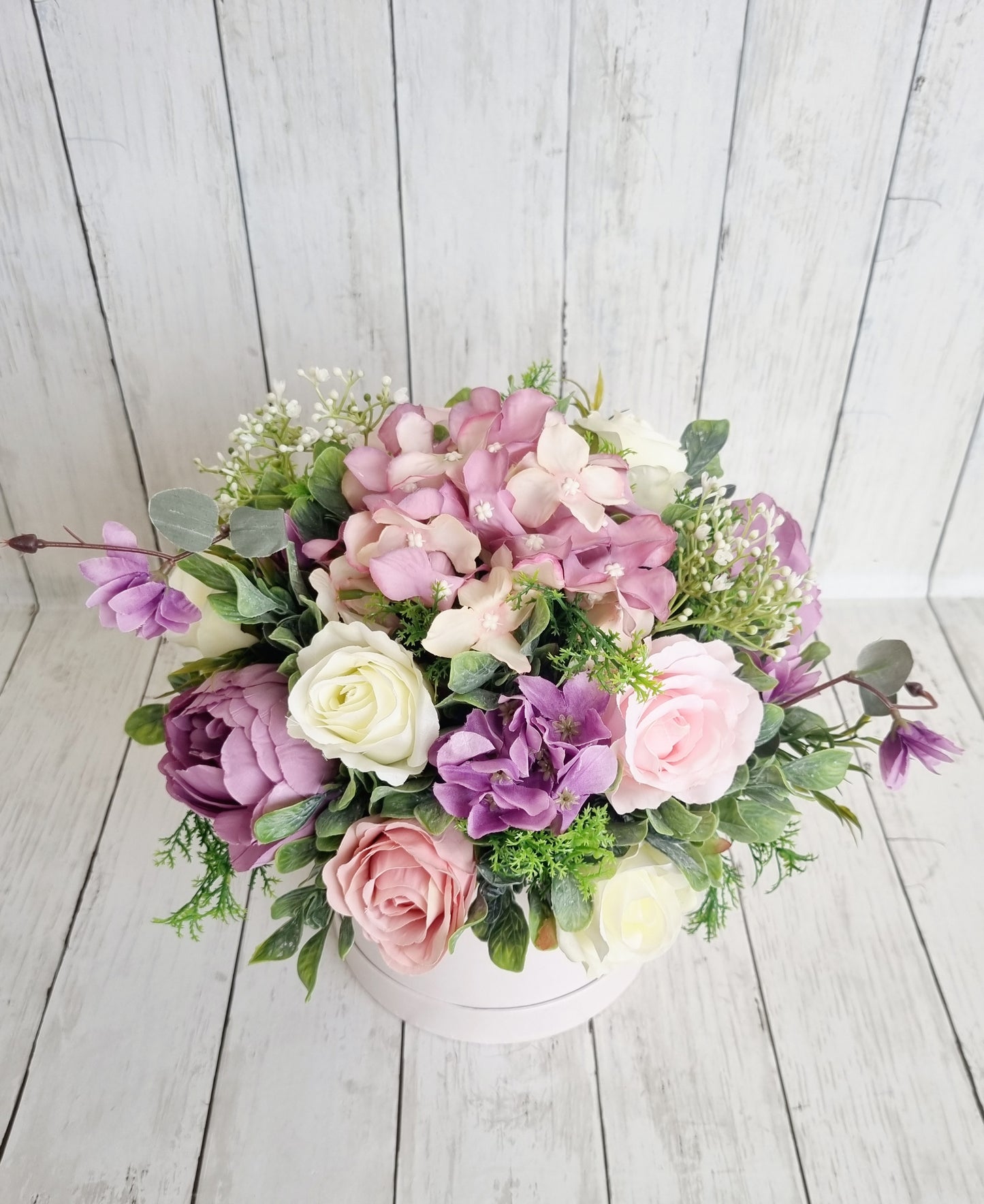 Beautiful rose and hydrangea floral hatbox