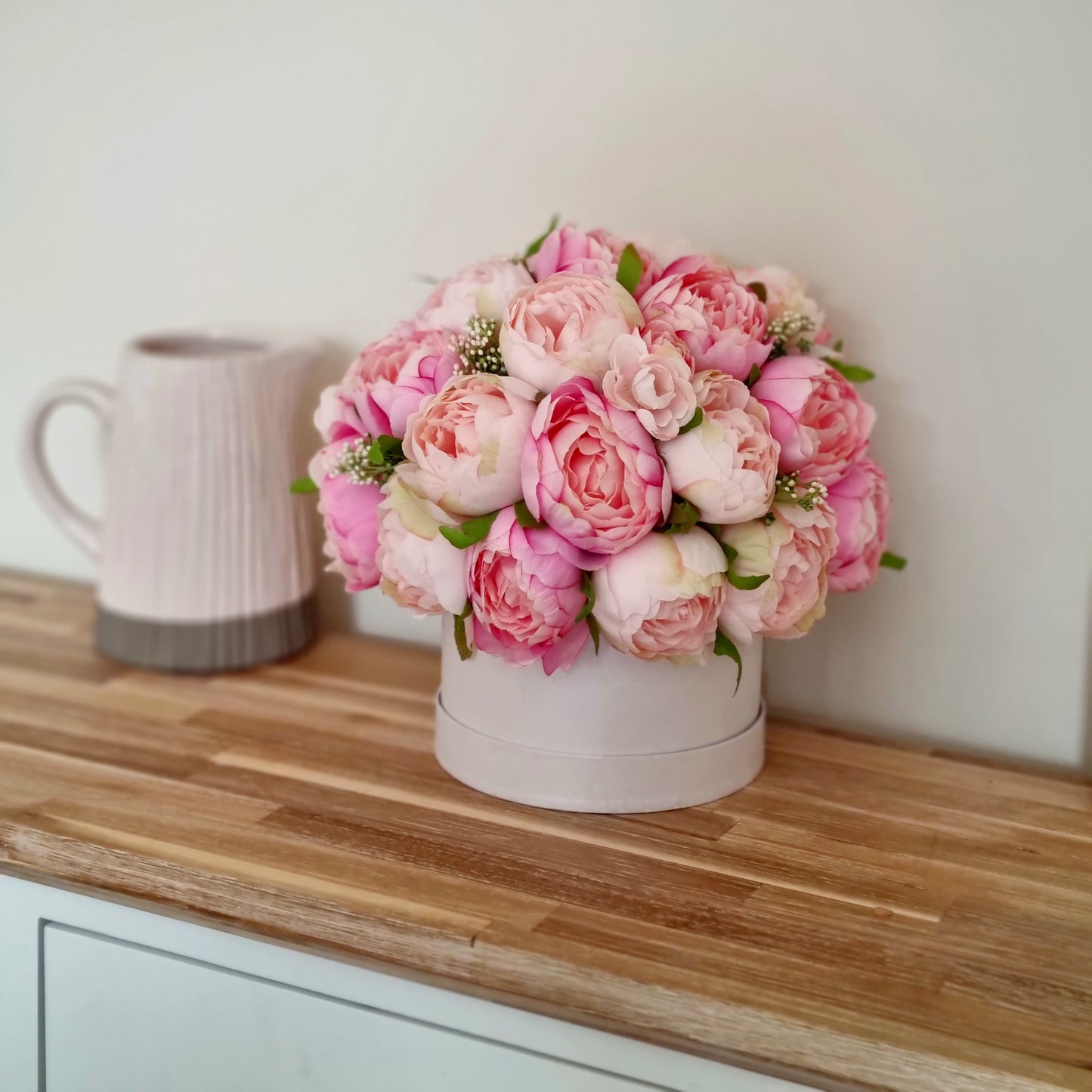 Luxury artificial pink peony hatbox